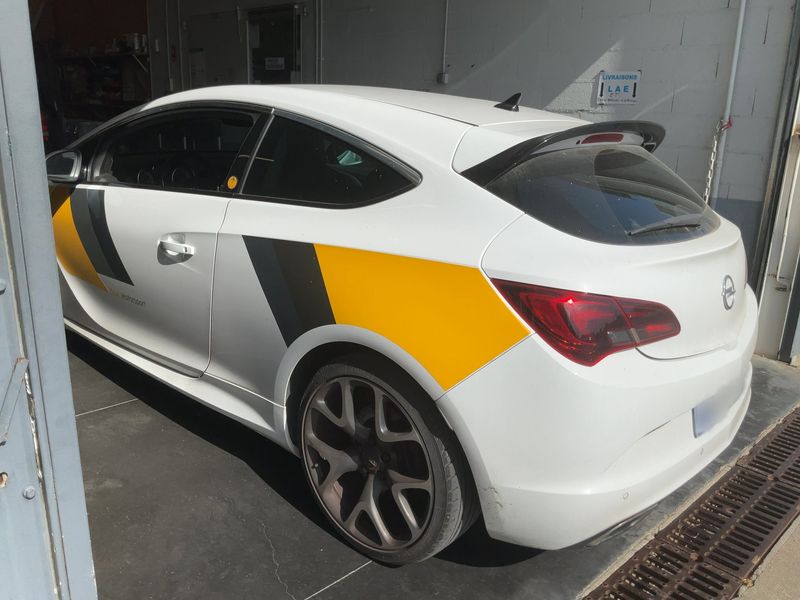 Opel Astra GTC 2.0 Turbo OPC 2014 – снимка 6