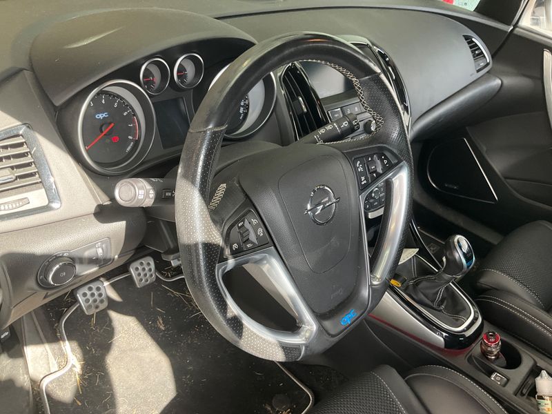 Opel Astra GTC 2.0 Turbo OPC 2014 – снимка 22