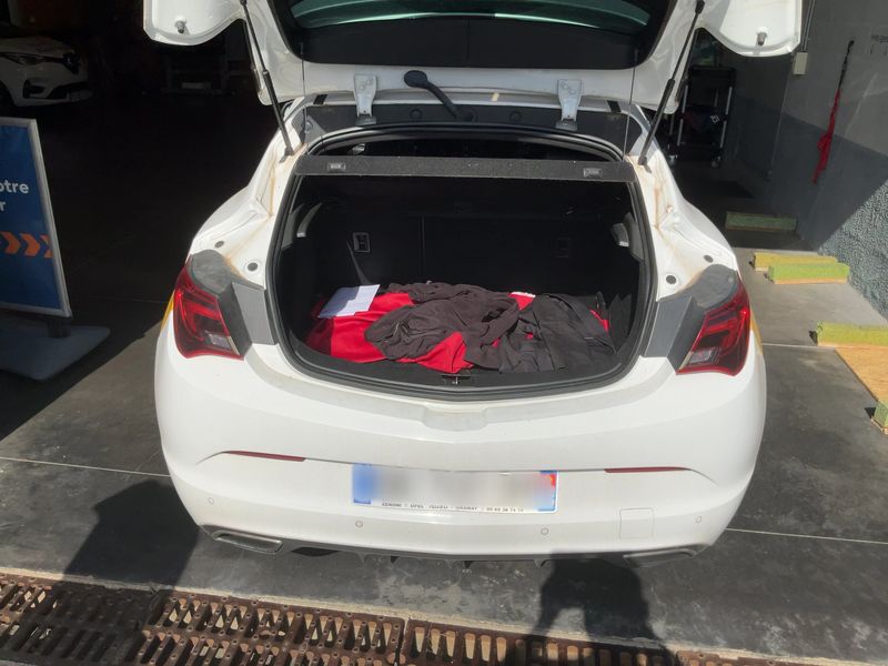 Opel Astra GTC 2.0 Turbo OPC 2014 – снимка 15