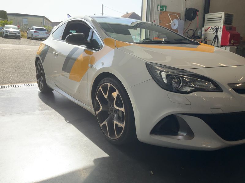 Opel Astra GTC 2.0 Turbo OPC 2014 – снимка 12
