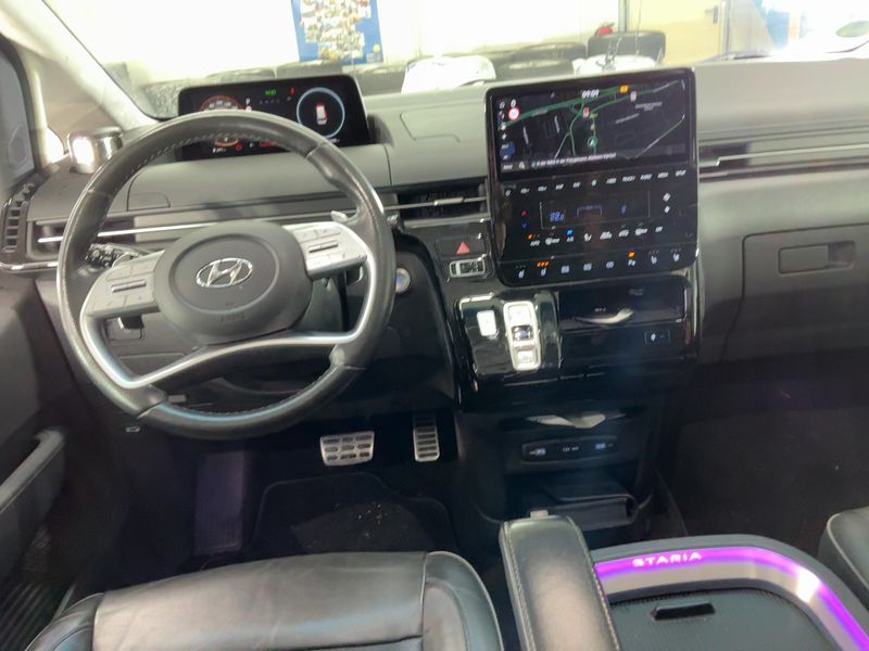 Hyundai Staria 2.2 CRDi Signature 4WD 2021 – снимка 17