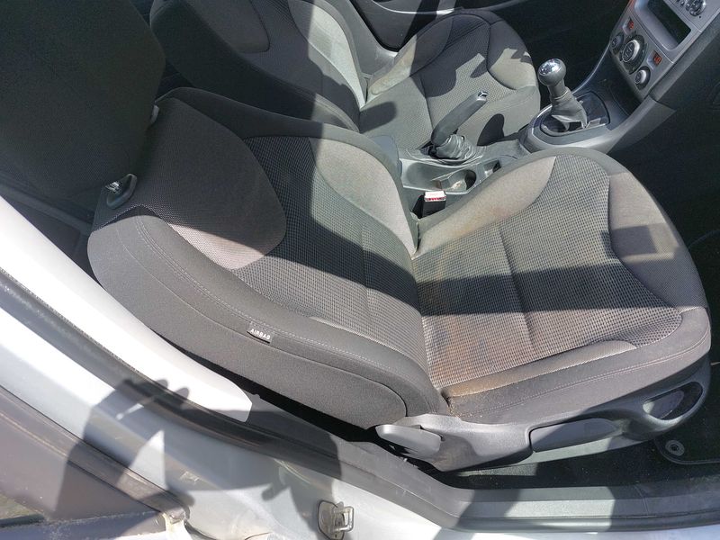 Peugeot 308 1.6 HDi Active 2012 – снимка 77