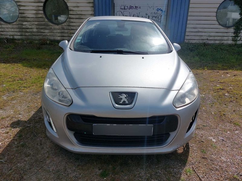 Peugeot 308 1.6 HDi Active 2012 – снимка 7