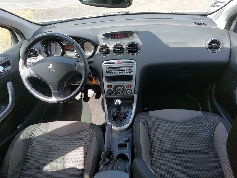 Peugeot 308 1.6 HDi Active 2012 – снимка 11