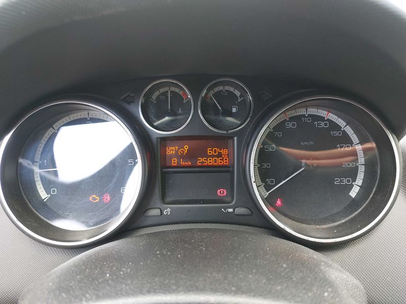 Peugeot 308 1.6 HDi Active 2012 – снимка 12