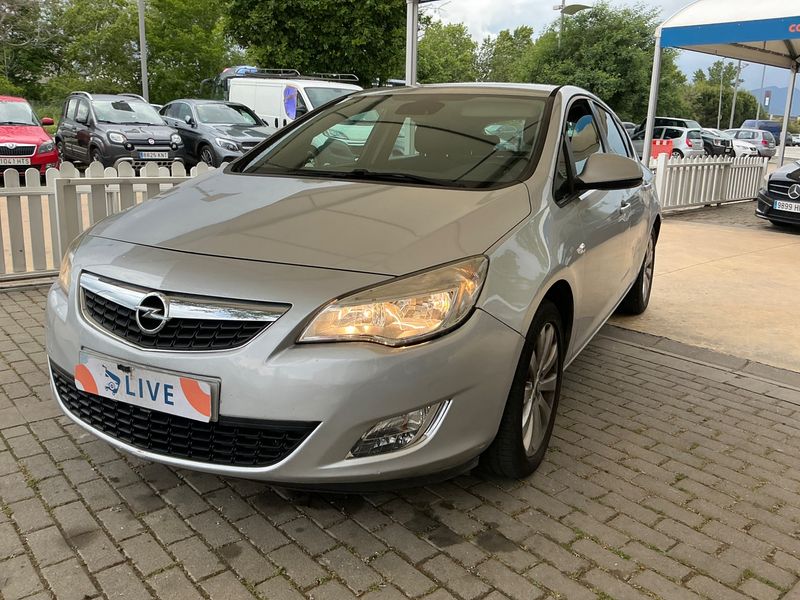 Opel Astra 1.4 Enjoy 2010 – снимка 1