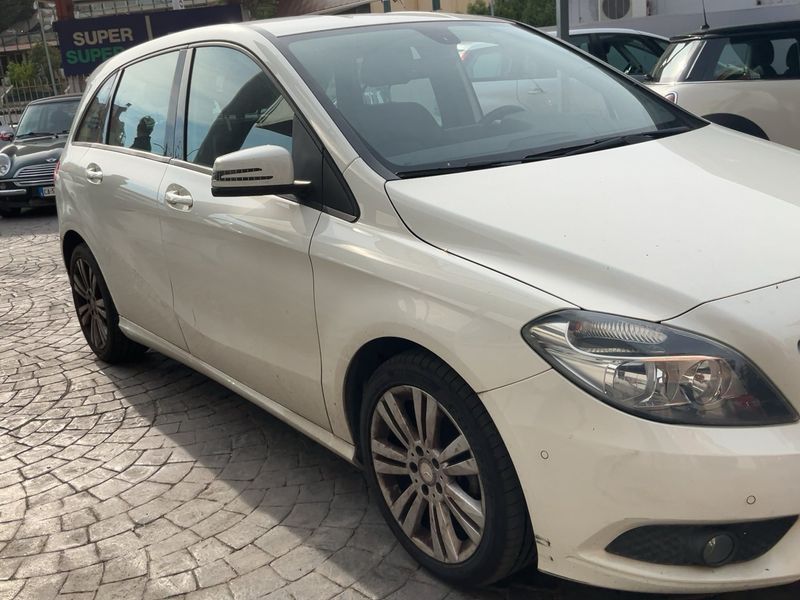 Mercedes-Benz B-Klasse B 180 CDI Executive 2014 – снимка 12