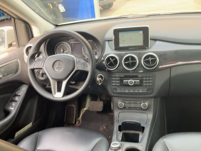 Mercedes-Benz B-Klasse B 180 CDI Executive 2014 – снимка 17