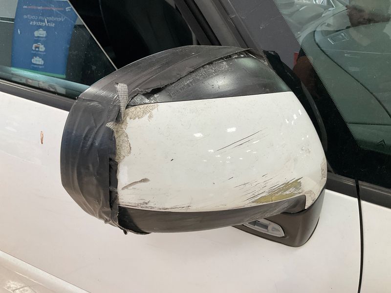 Citroen C4 Grand Picasso 1.6 HDi Business 2013 – снимка на щета 38