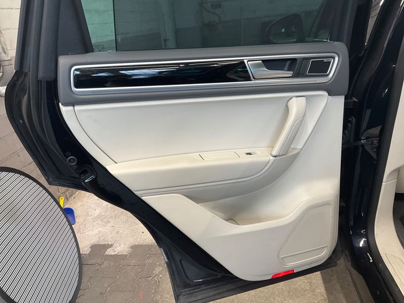 Volkswagen Touareg 3.0 V6 TDI Terrain Tech BlueMotion Tech 2017 – снимка 28