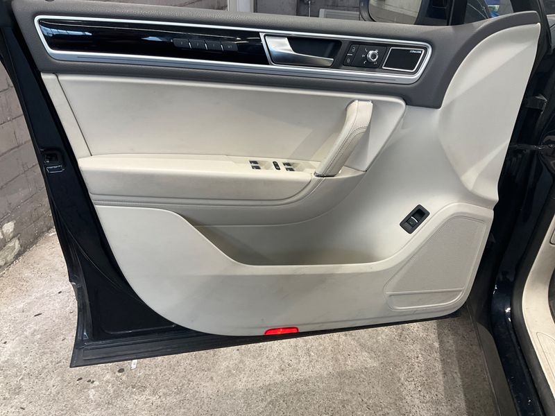 Volkswagen Touareg 3.0 V6 TDI Terrain Tech BlueMotion Tech 2017 – снимка 26