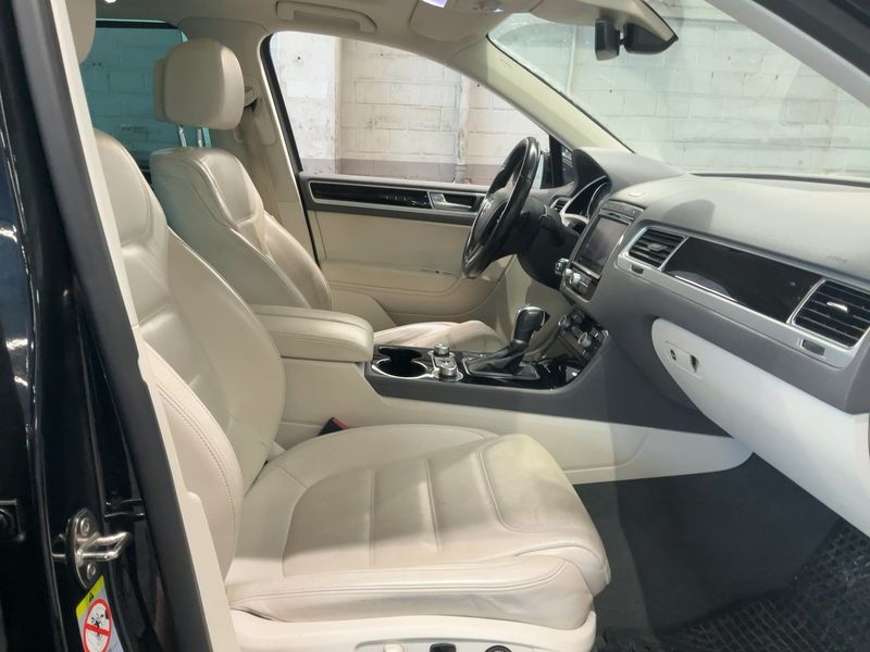 Volkswagen Touareg 3.0 V6 TDI Terrain Tech BlueMotion Tech 2017 – снимка 17