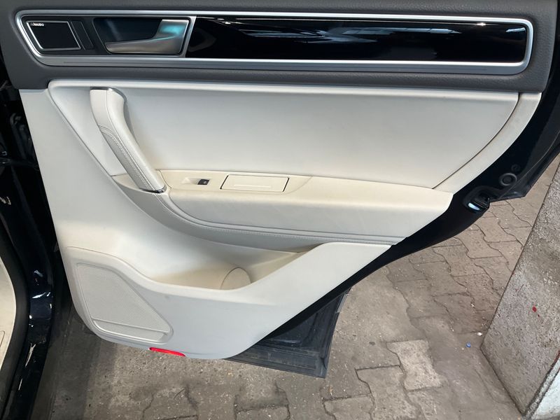 Volkswagen Touareg 3.0 V6 TDI Terrain Tech BlueMotion Tech 2017 – снимка 29