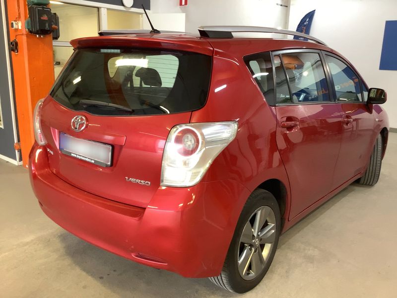 Toyota Verso 1.8 Advance 2011 – снимка 8