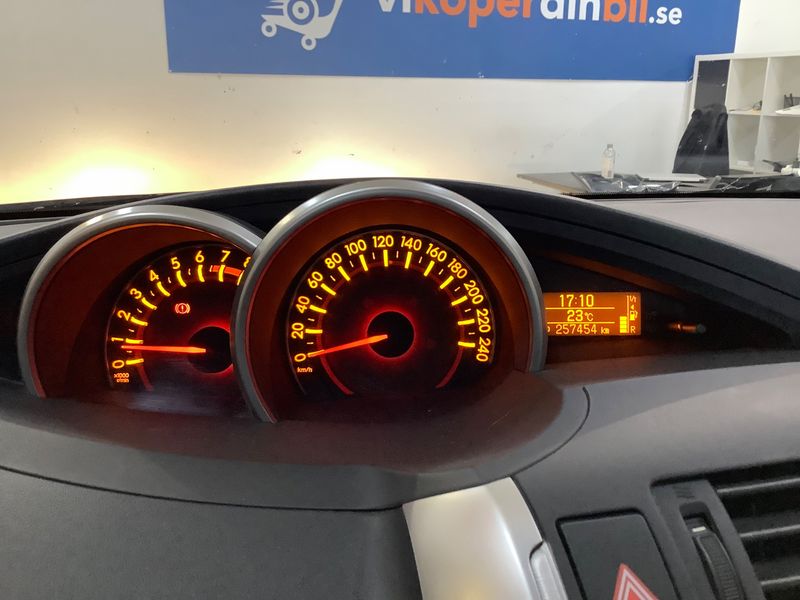 Toyota Verso 1.8 Advance 2011 – снимка 18