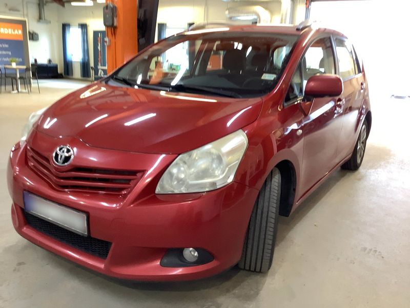 Toyota Verso 1.8 Advance 2011 – снимка 1