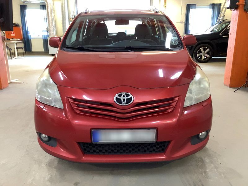 Toyota Verso 1.8 Advance 2011 – снимка 14