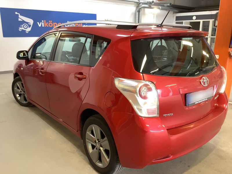 Toyota Verso 1.8 Advance 2011 – снимка 6