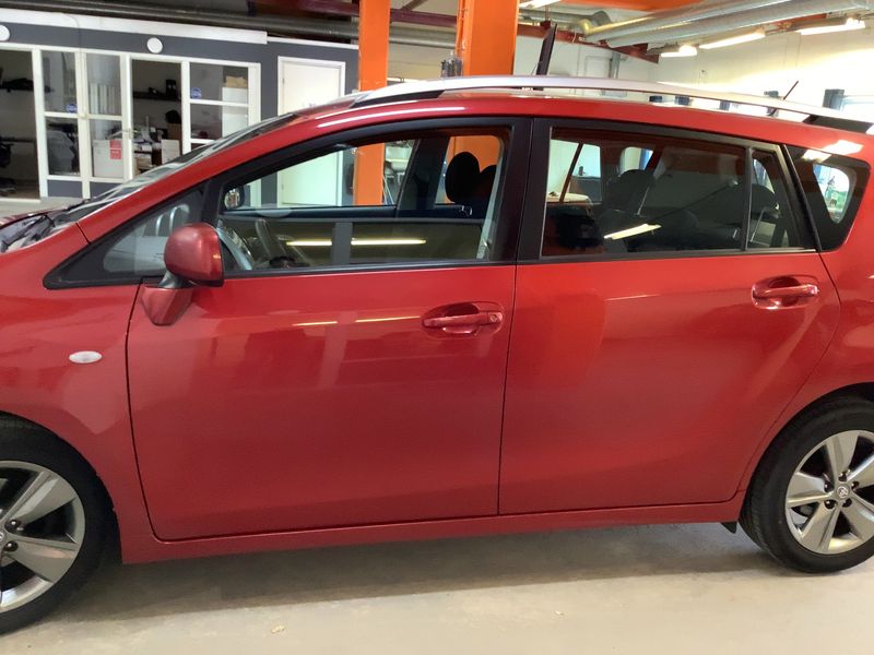 Toyota Verso 1.8 Advance 2011 – снимка 4