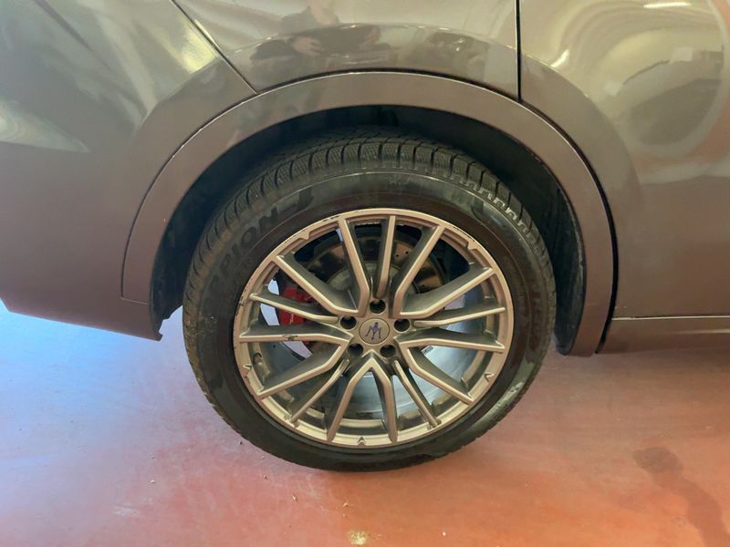 Maserati Levante 3.0 V6 Diesel GranSport 2018 – снимка 9