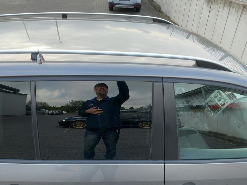 Volkswagen Touran 1.6 Freestyle 2010 – снимка 13