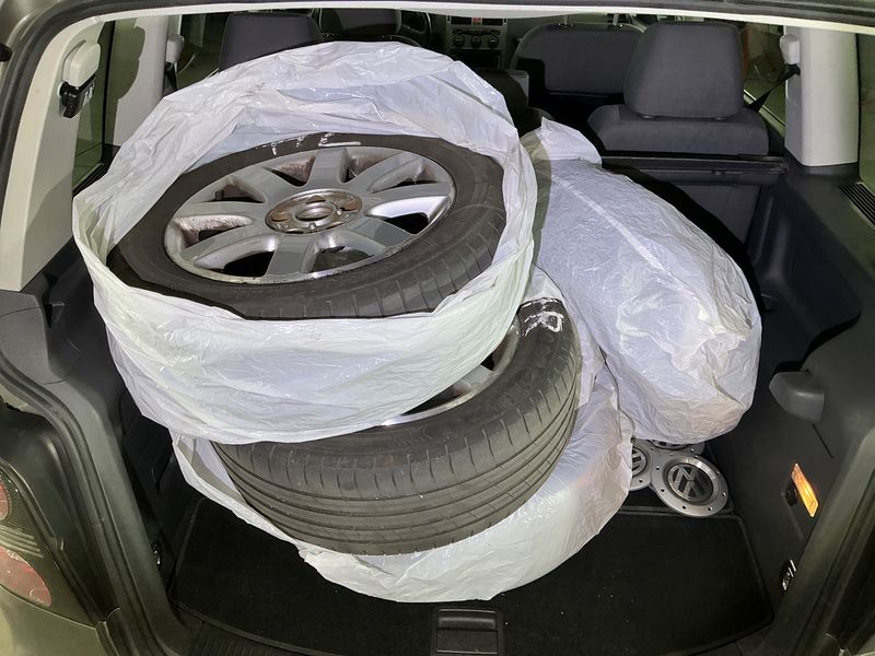 Volkswagen Touran 1.6 Freestyle 2010 – снимка 15