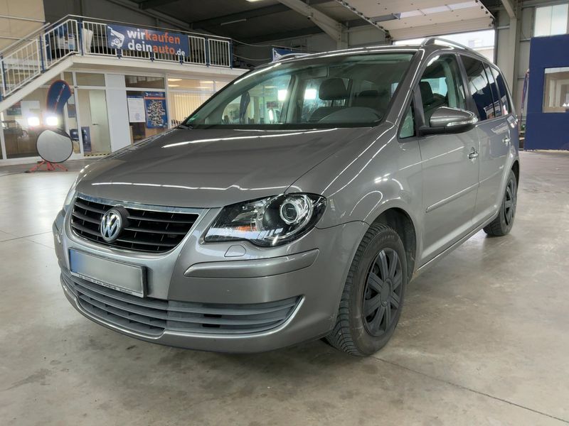 Volkswagen Touran 1.6 Freestyle 2010 – снимка 1