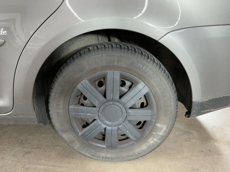 Volkswagen Touran 1.6 Freestyle 2010 – снимка 5