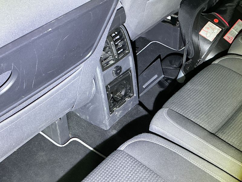 Volkswagen Touran 1.6 Freestyle 2010 – снимка 33