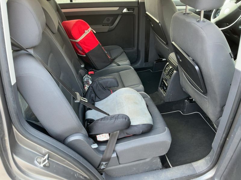Volkswagen Touran 1.6 Freestyle 2010 – снимка 20