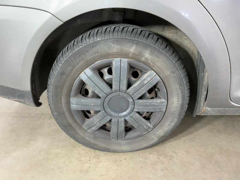 Volkswagen Touran 1.6 Freestyle 2010 – снимка 9