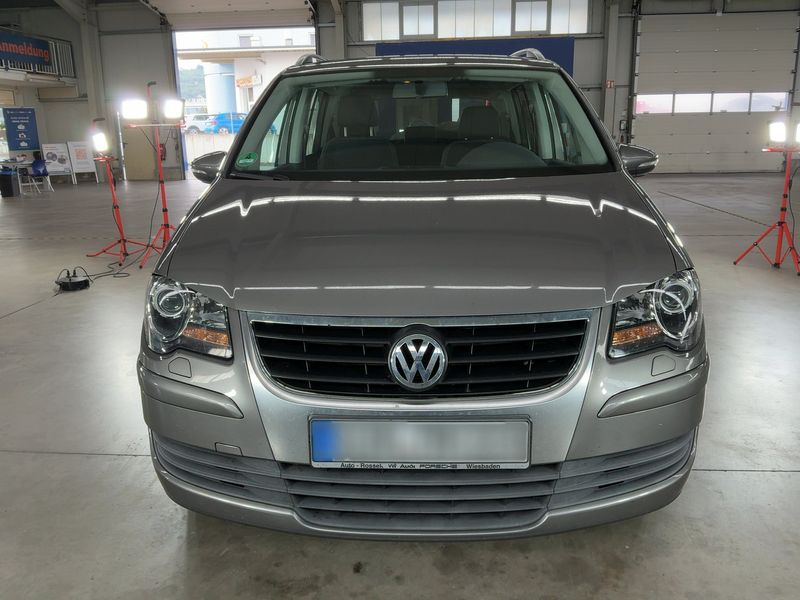 Volkswagen Touran 1.6 Freestyle 2010 – снимка 14
