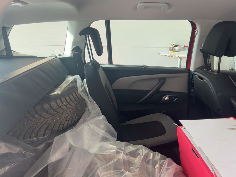 Citroen C4 Grand Picasso 1.6 e-HDi Intensive 2014 – снимка 20