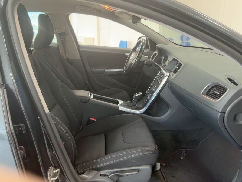 Volvo V60 2.0 D4 Kinetic 2013 – снимка 16