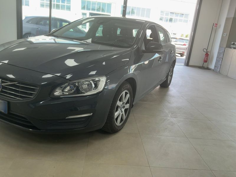 Volvo V60 2.0 D4 Kinetic 2013 – снимка 2