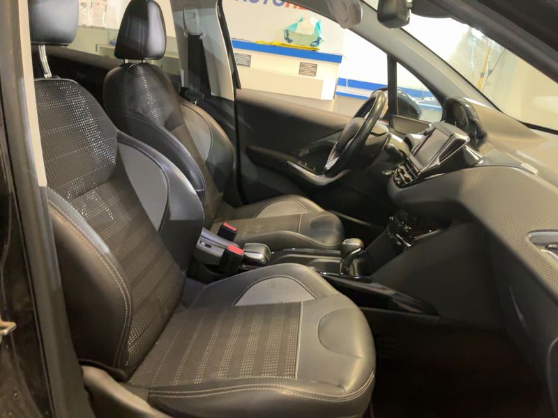 Peugeot 2008 1.2 PureTech Allure 2018 – снимка 16