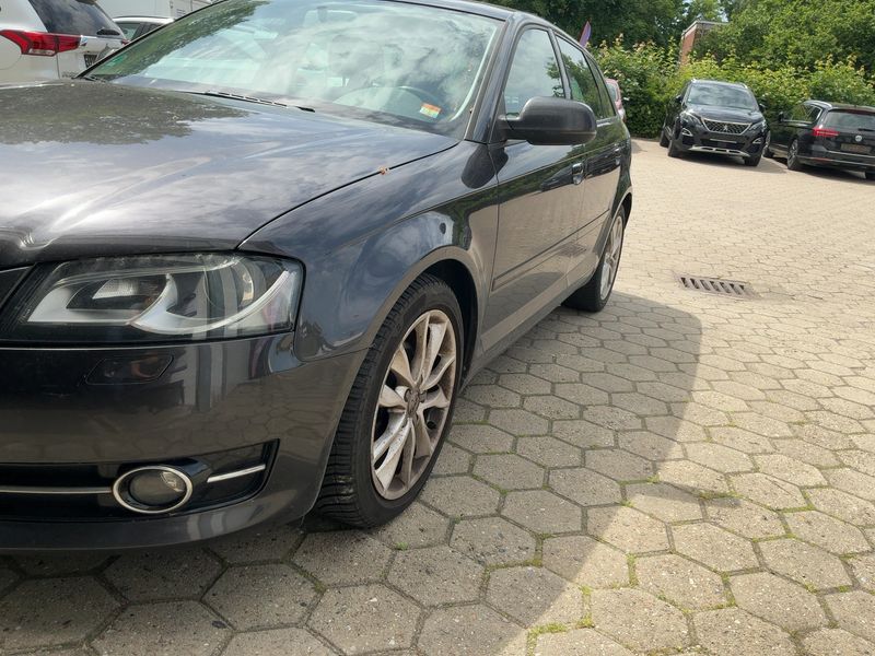 Audi A3 Sportback 2.0 TDI Ambition 2011 – снимка 2