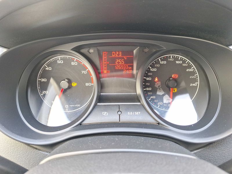 Seat Ibiza 1.4 Reference Viva 2012 – снимка 11