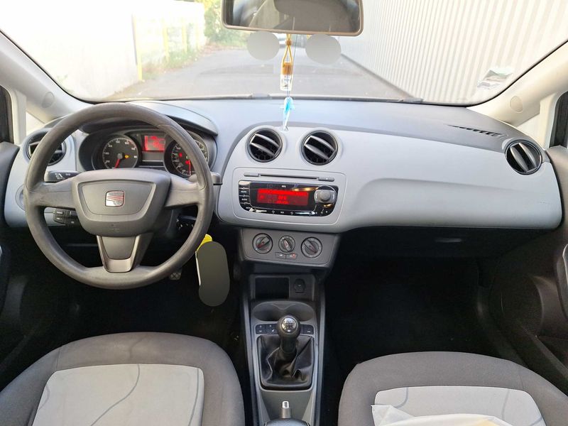 Seat Ibiza 1.4 Reference Viva 2012 – снимка 10