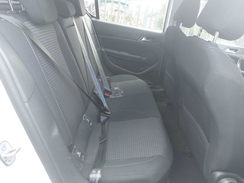 Peugeot 308 1.2 PureTech Active Business 2018 – снимка 14