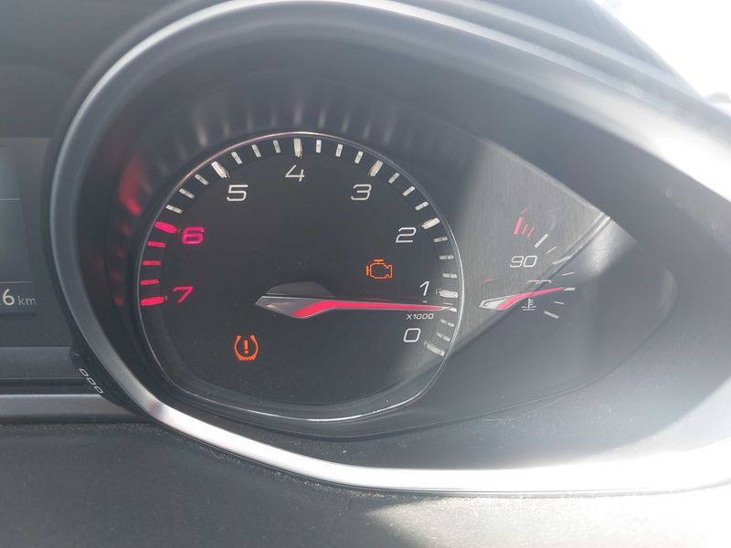 Peugeot 308 1.2 PureTech Active Business 2018 – снимка 24