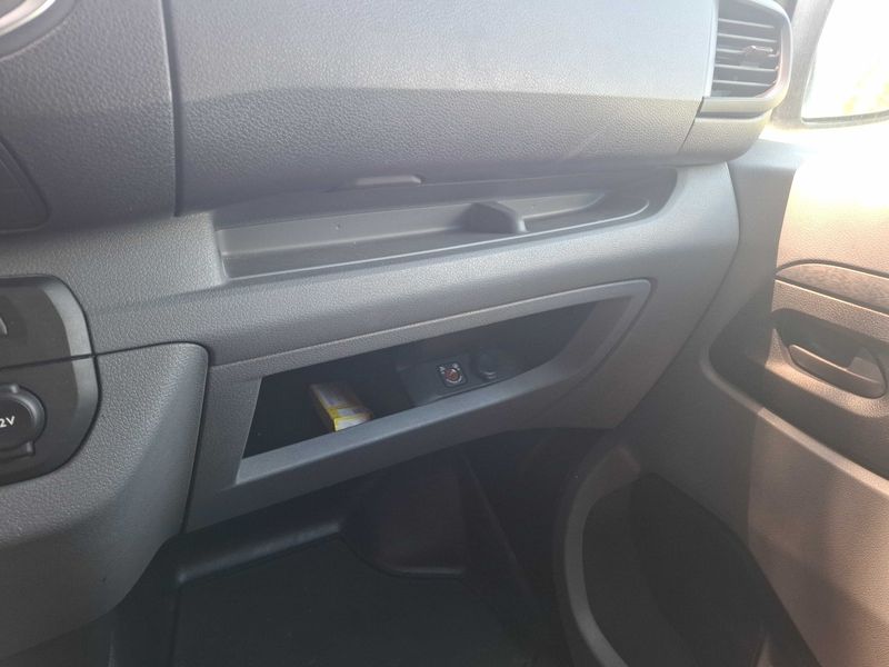 Peugeot Expert 2.0 Blue-HDi Asphalt L3 2022 – снимка 30