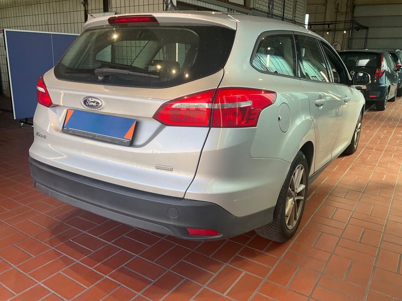 Ford Focus 1.0 EcoBoost Business 2018 – снимка 2