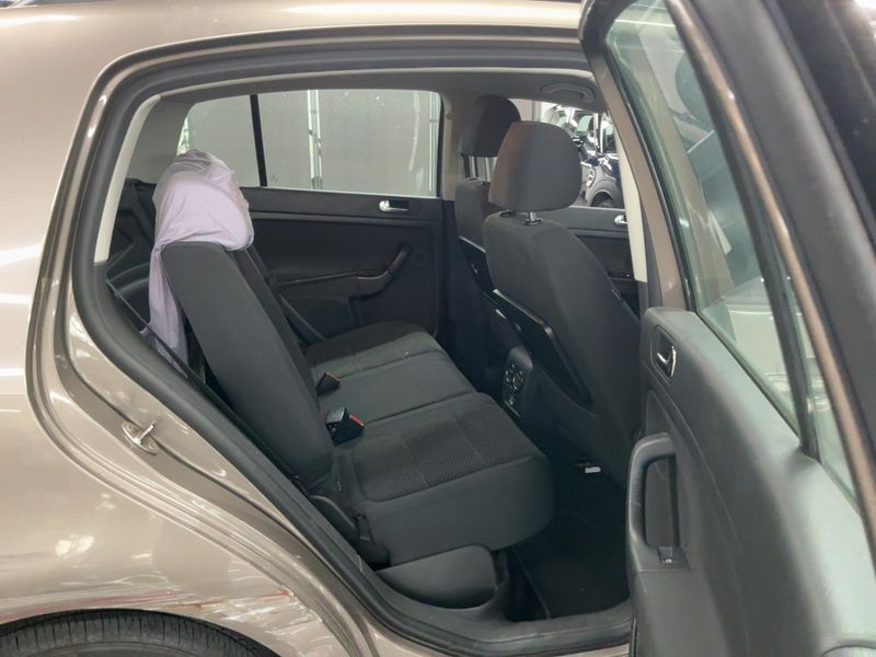 Volkswagen Golf VI Plus 1.6 TDI Comfortline BlueMotion Tech 2011 – снимка 19