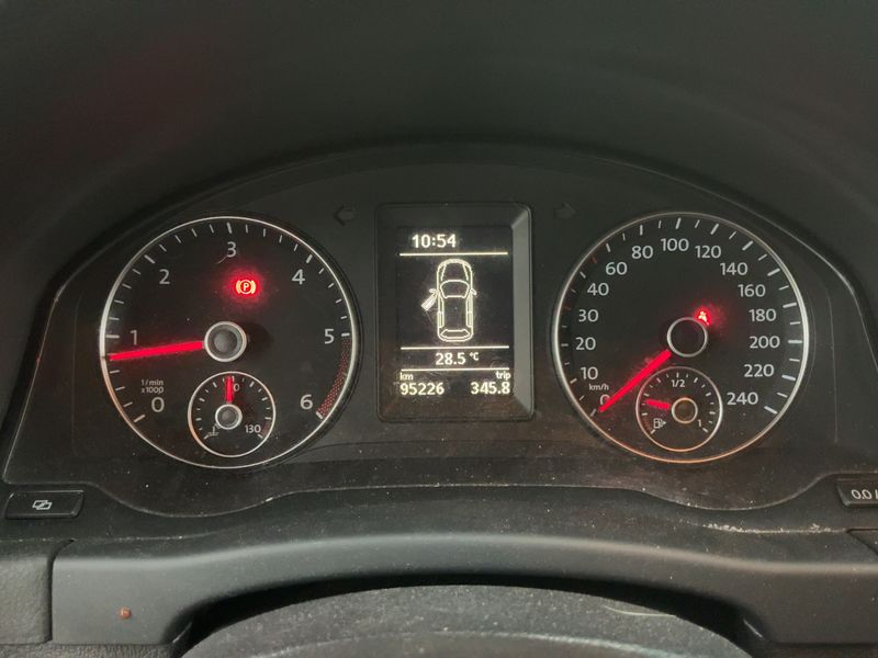 Volkswagen Golf VI Plus 1.6 TDI Comfortline BlueMotion Tech 2011 – снимка 18