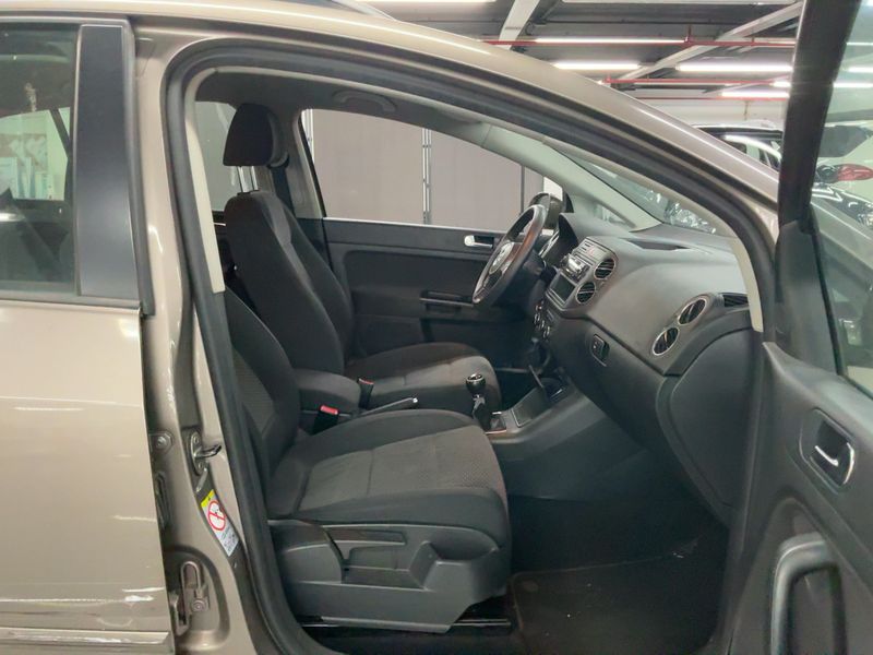 Volkswagen Golf VI Plus 1.6 TDI Comfortline BlueMotion Tech 2011 – снимка 16