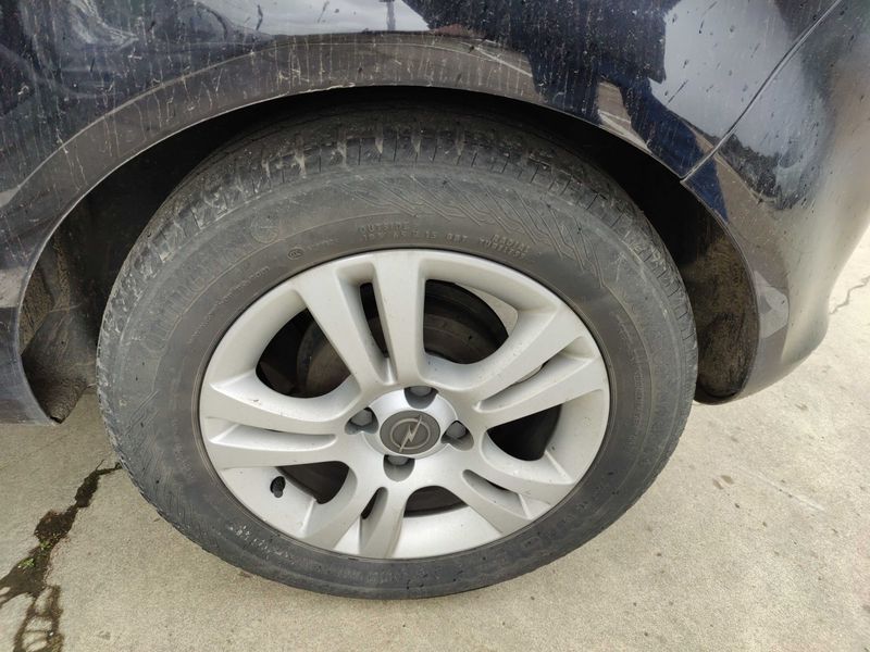 Opel Corsa 1.2 Color Edition 2011 – снимка 26