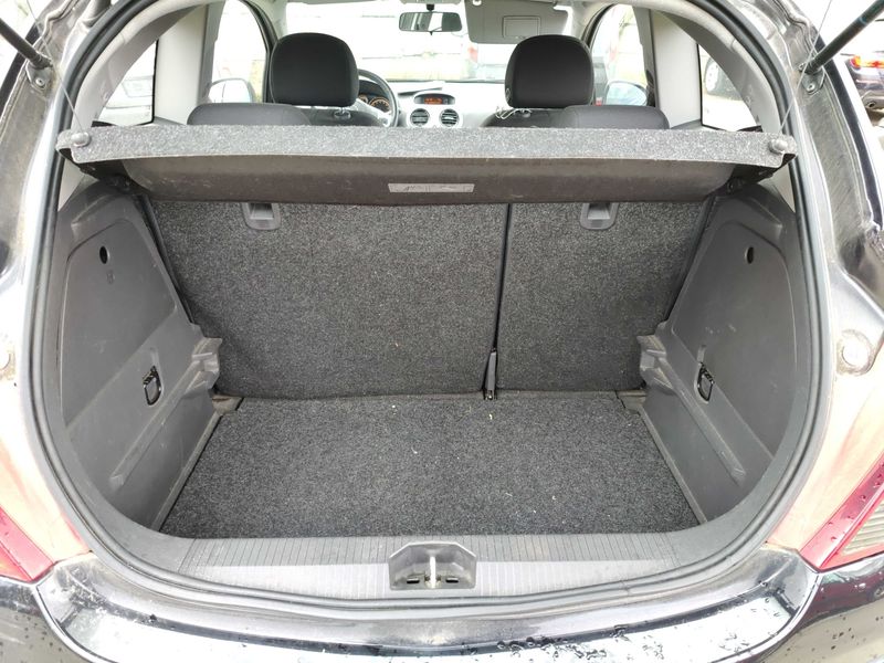 Opel Corsa 1.2 Color Edition 2011 – снимка 9