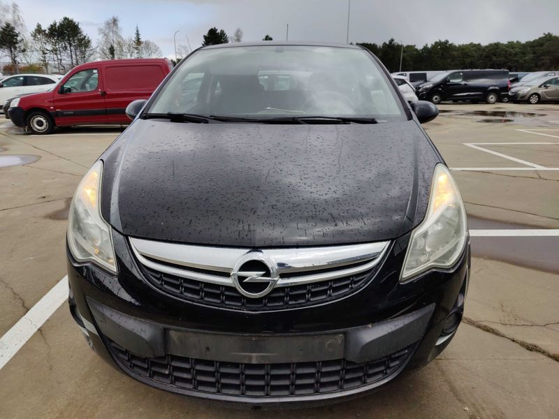 Opel Corsa 1.2 Color Edition 2011 – снимка 7