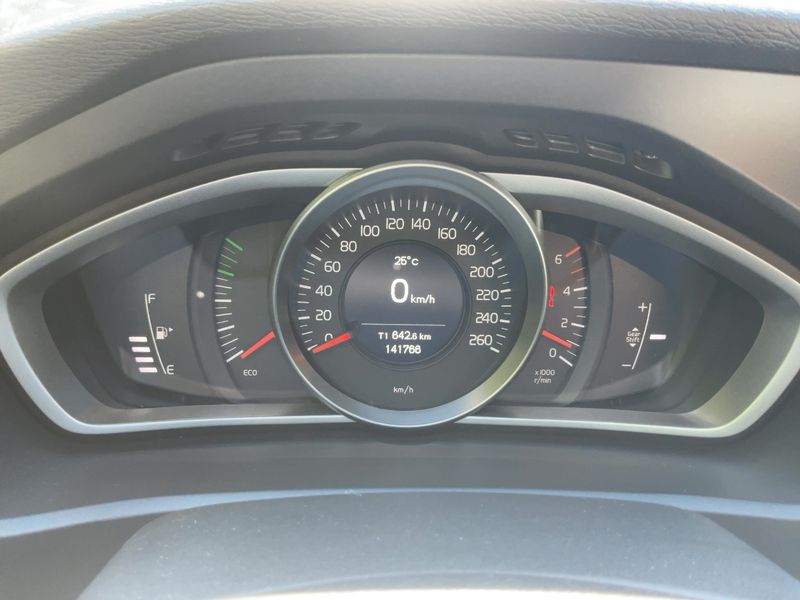 Volvo V40 Cross Country 2.0 D2 2017 – снимка 18